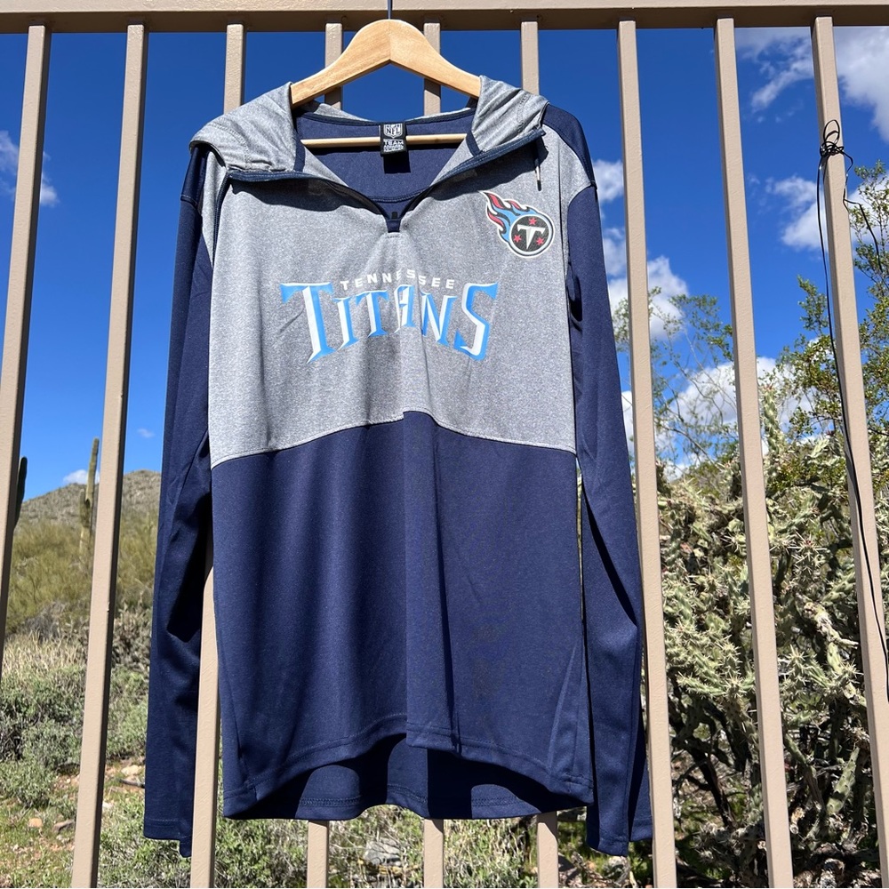 ⬇️💲NFL Team Apparel NWT Men’s Hooded Shirt M Color Navy/Gray Tennessee Titans